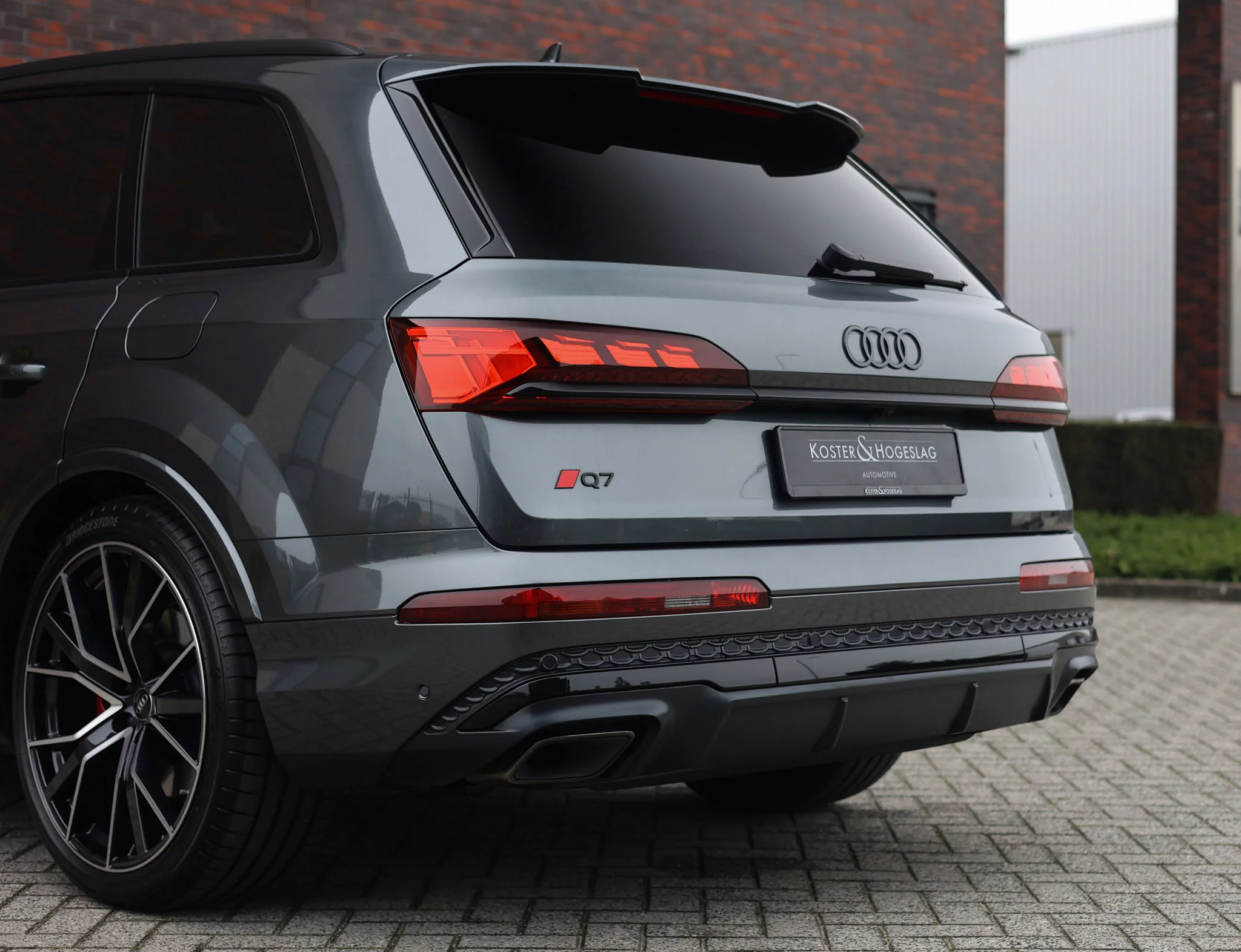 Daytona Grey Audi Q7