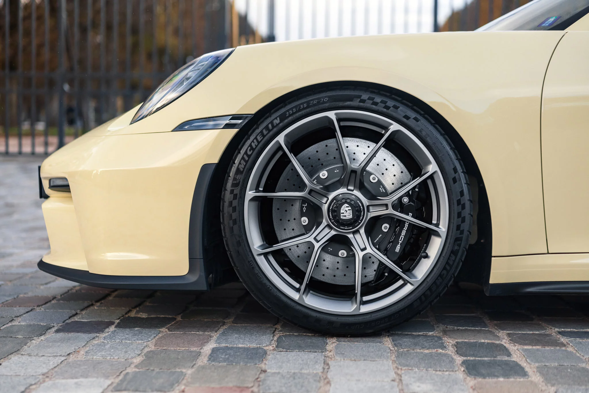 Ivory Porsche 911 GT3