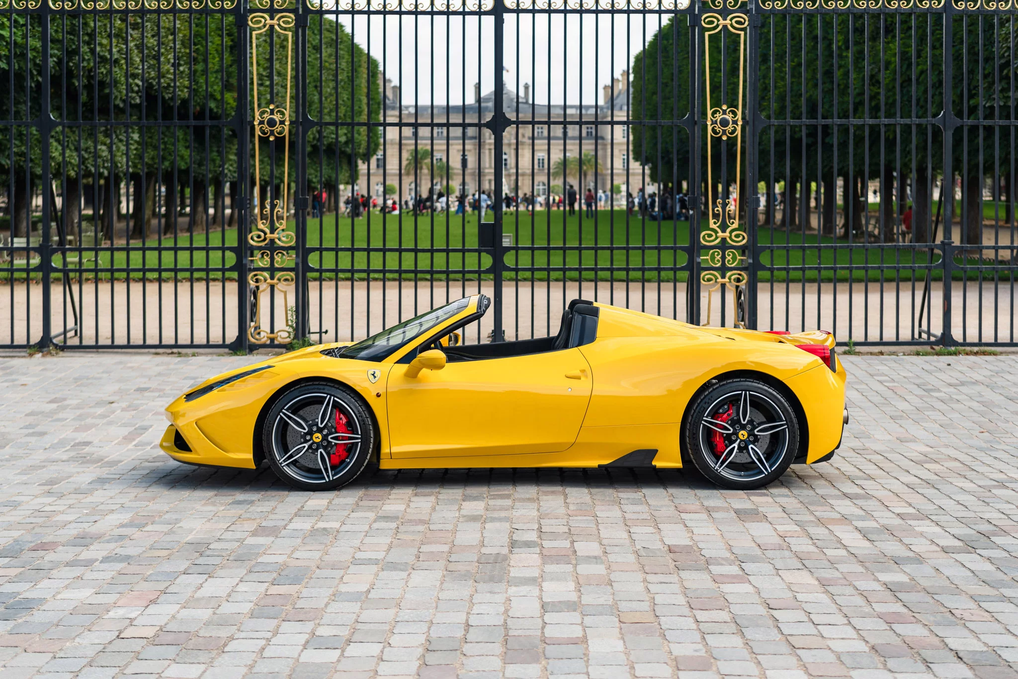 Giallo Modena Ferrari 458