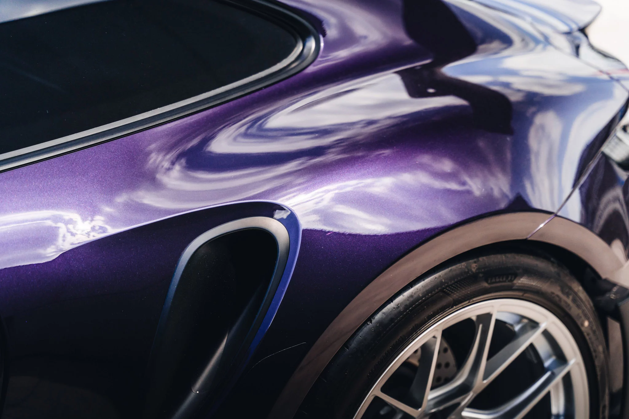 Viola Metallic Porsche 911 GT3 RS