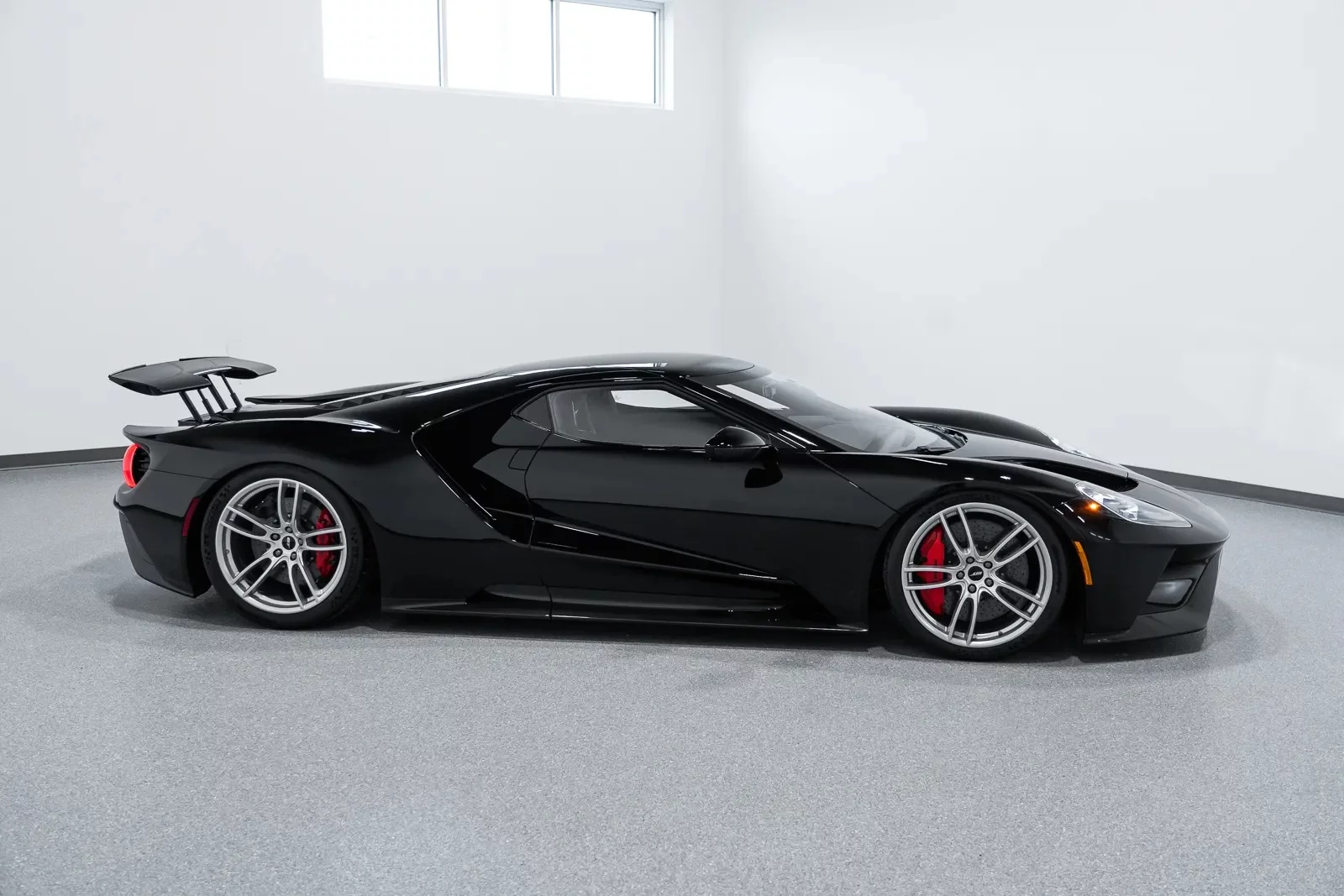 Shadow Black Ford GT