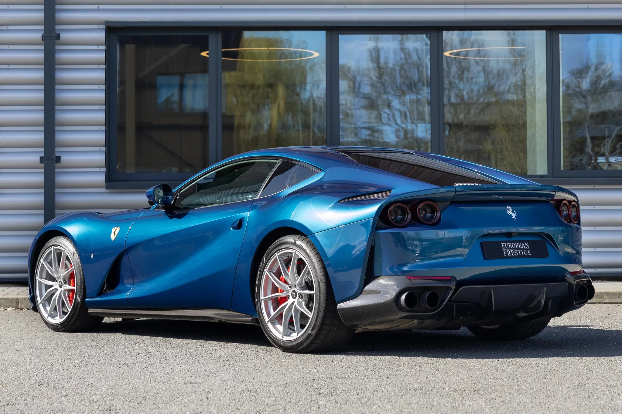 Blu Abu Dhabi Ferrari 812