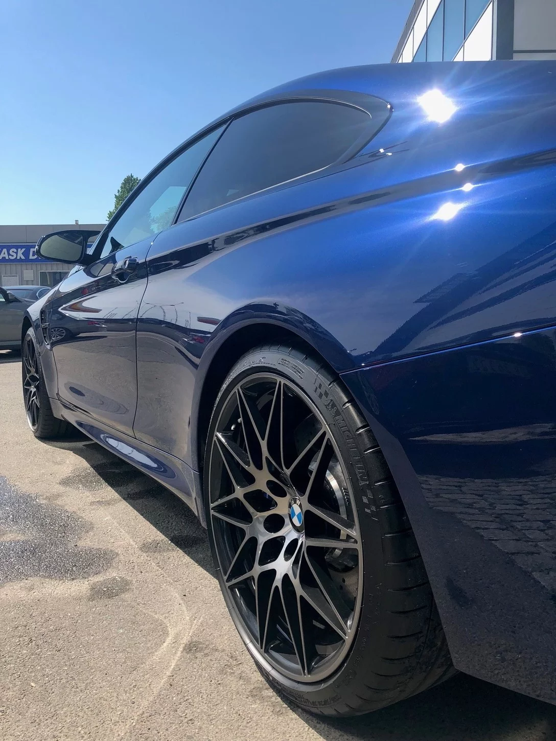 Blue Hera Mica BMW M4