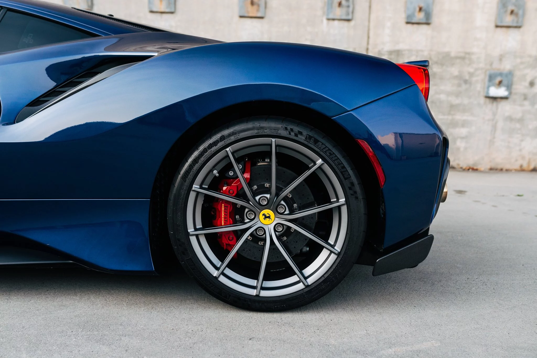 Blu Tour de France 70 Ferrari 488