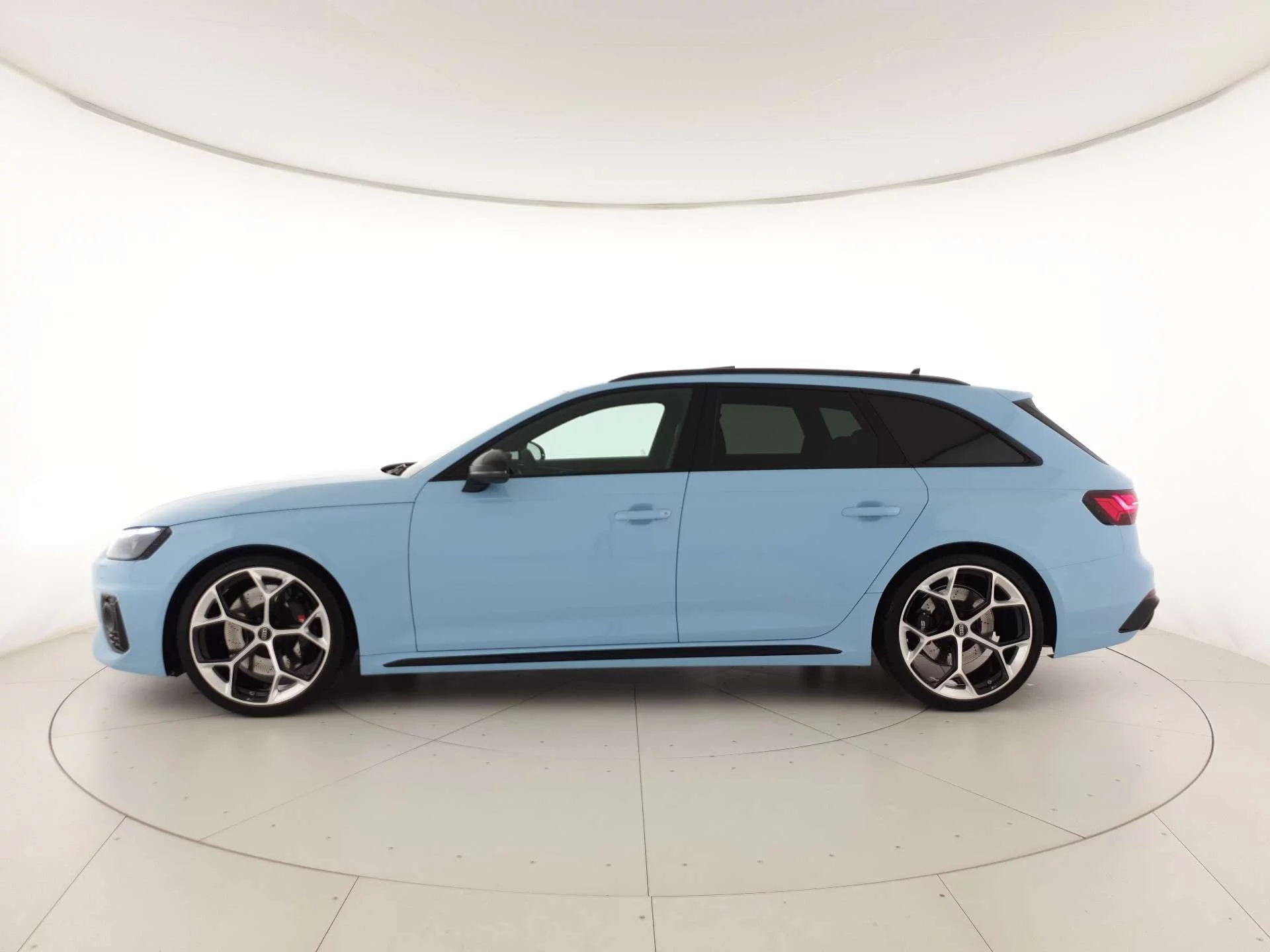 Gulf Blue Audi RS4 Avant