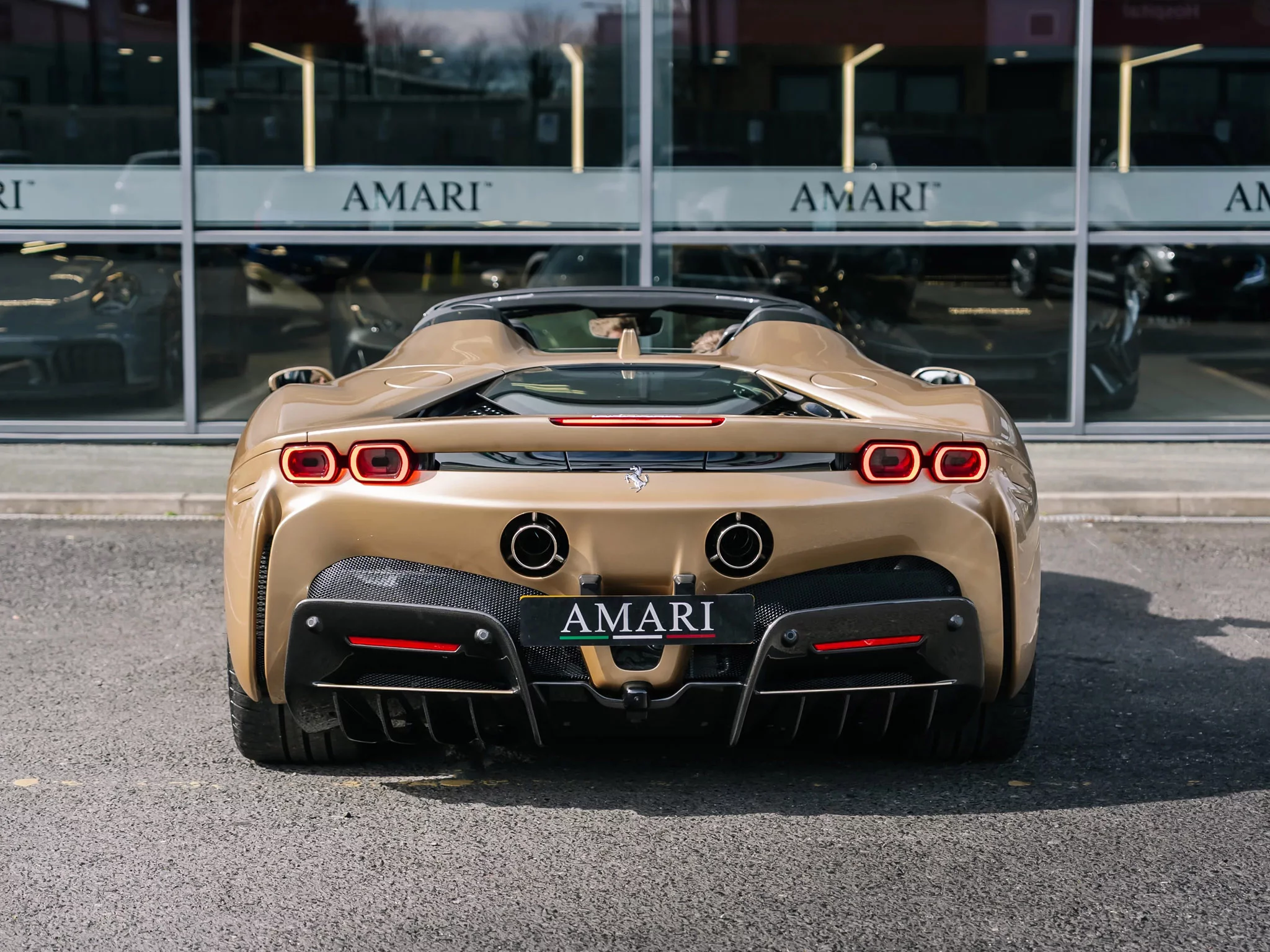 Oro Chiaro Ferrari SF90