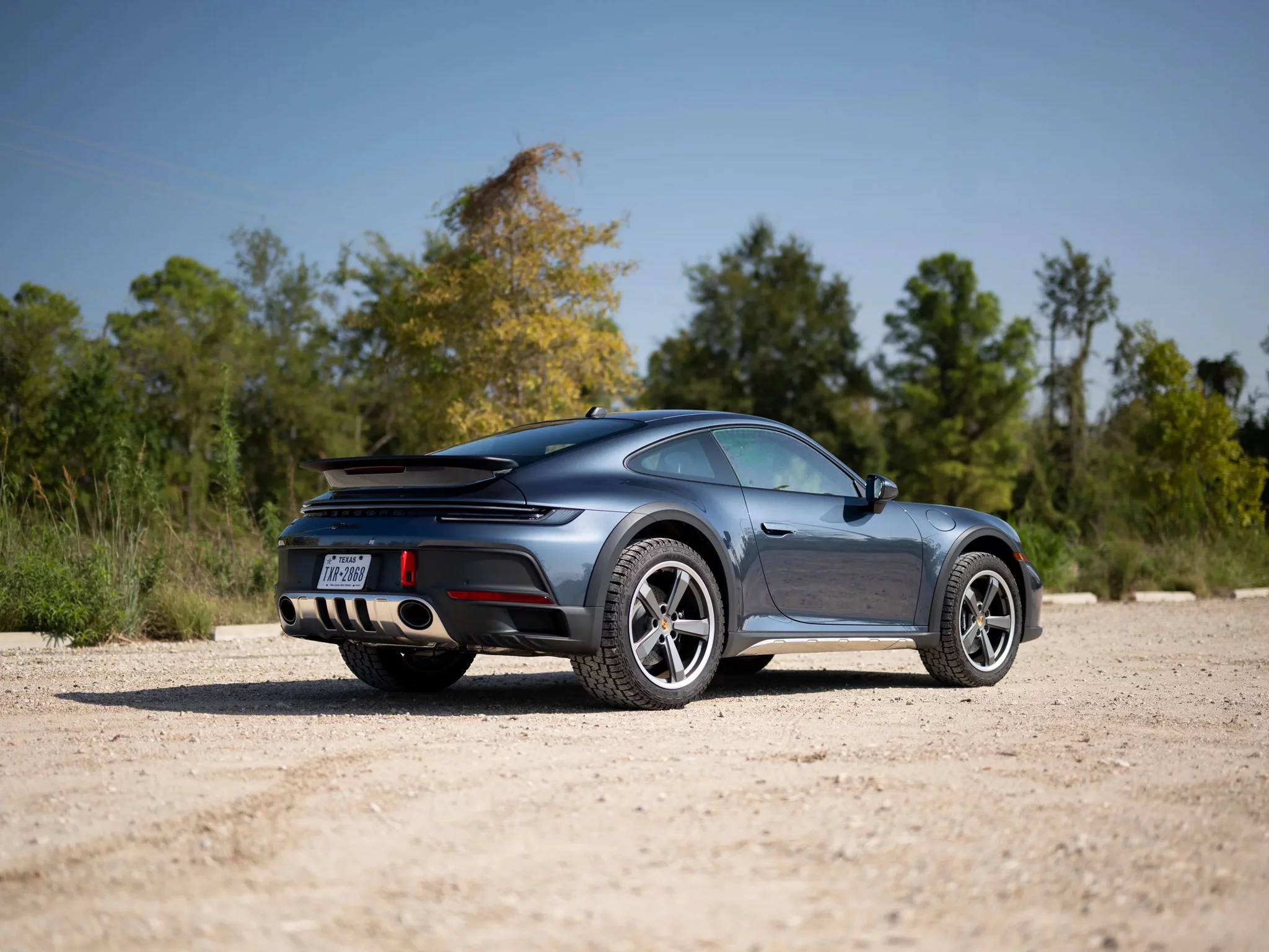 Yachting Blue Metallic Porsche 911 Dakar
