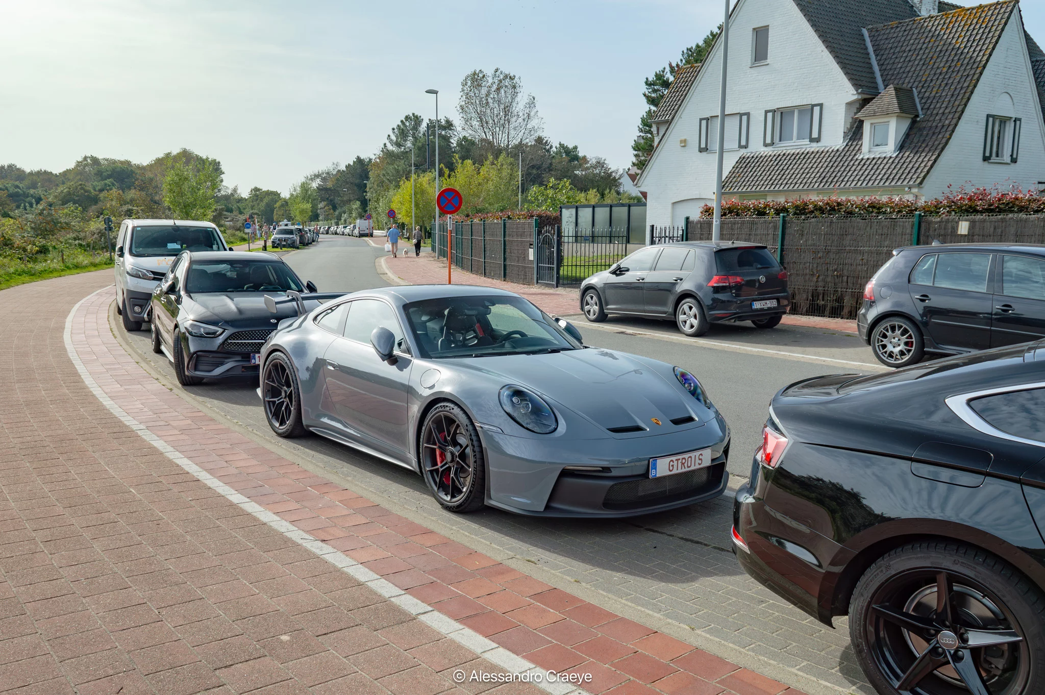 Arctic Grey Porsche 911 GT3