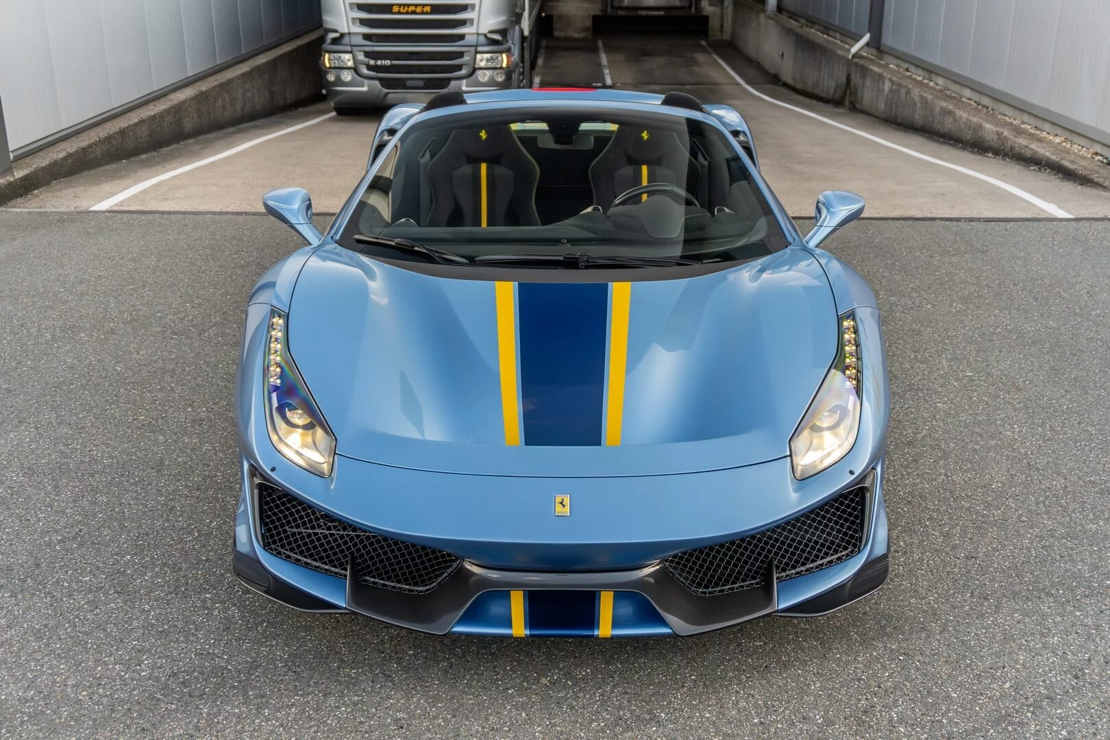 Azzurro California Ferrari 488