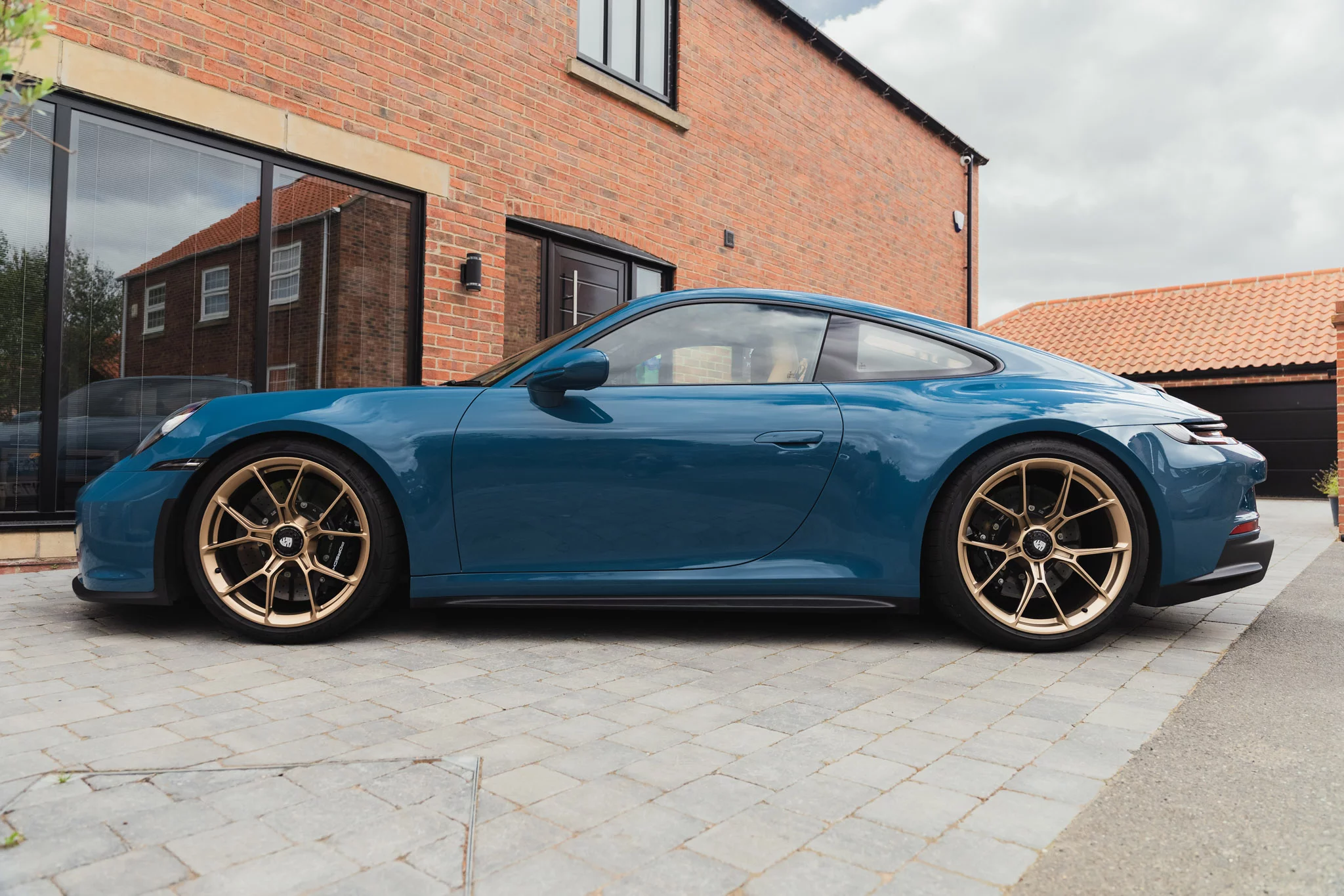 Oslo Blue Porsche 911 GT3