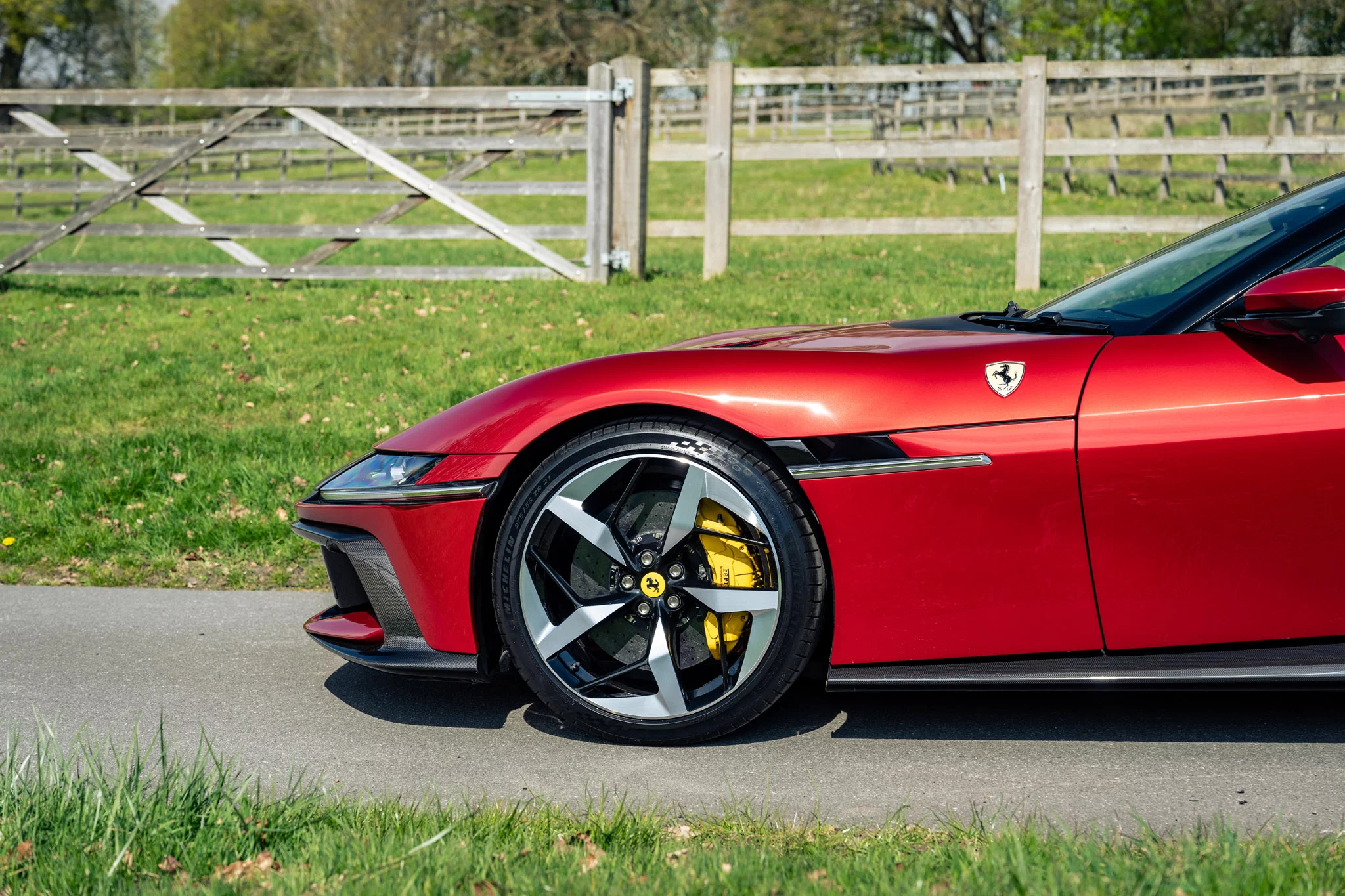 Rosso Imola Ferrari 12Cilindri