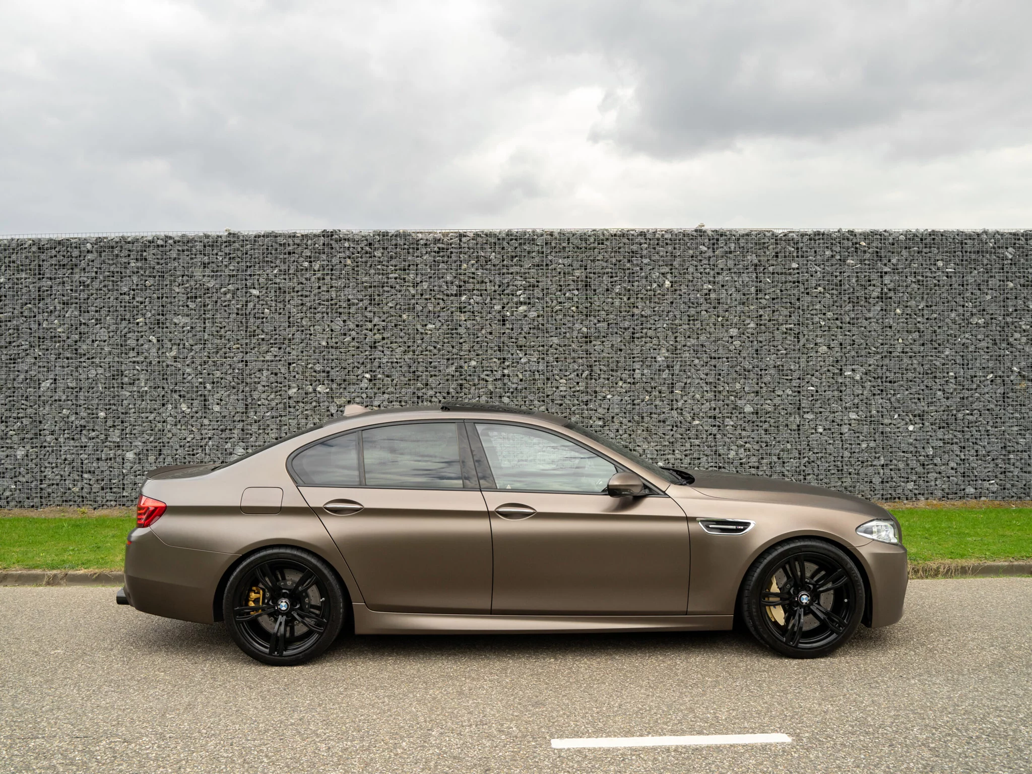Frozen Bronze BMW M5