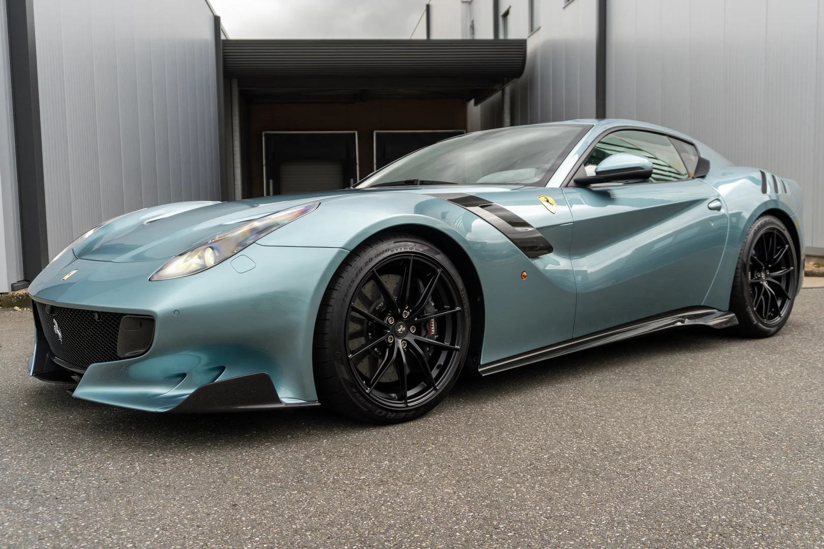 Celeste Ferrari F12