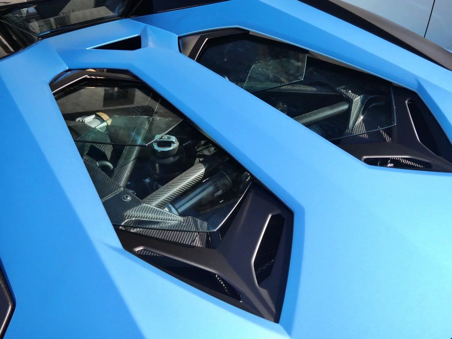 Blu Arione Lamborghini Aventador