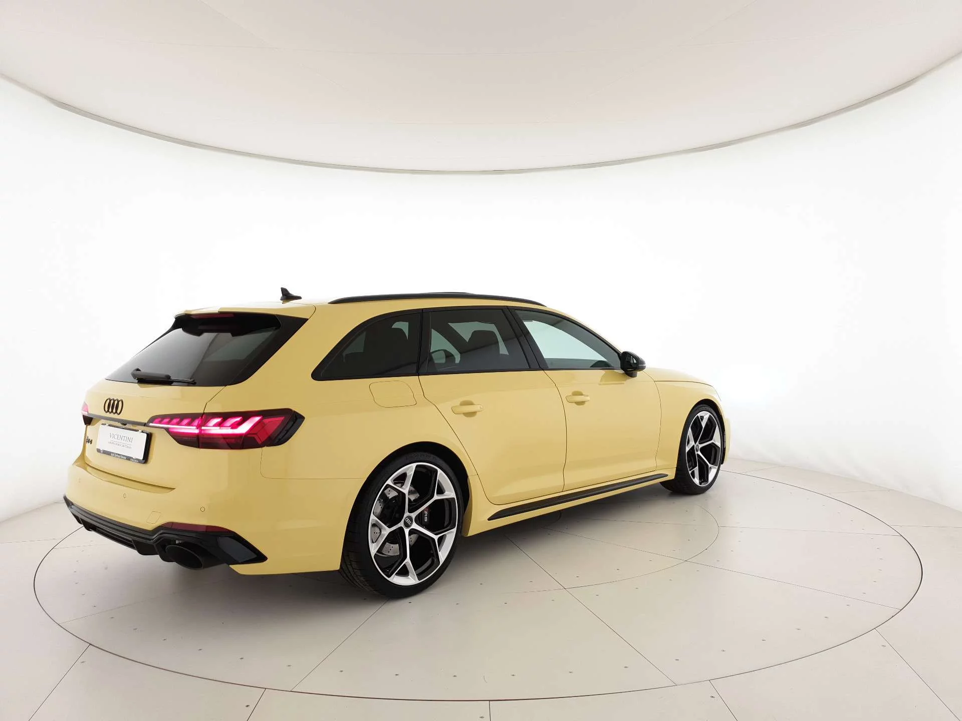 Helios Yellow Audi RS4 Avant