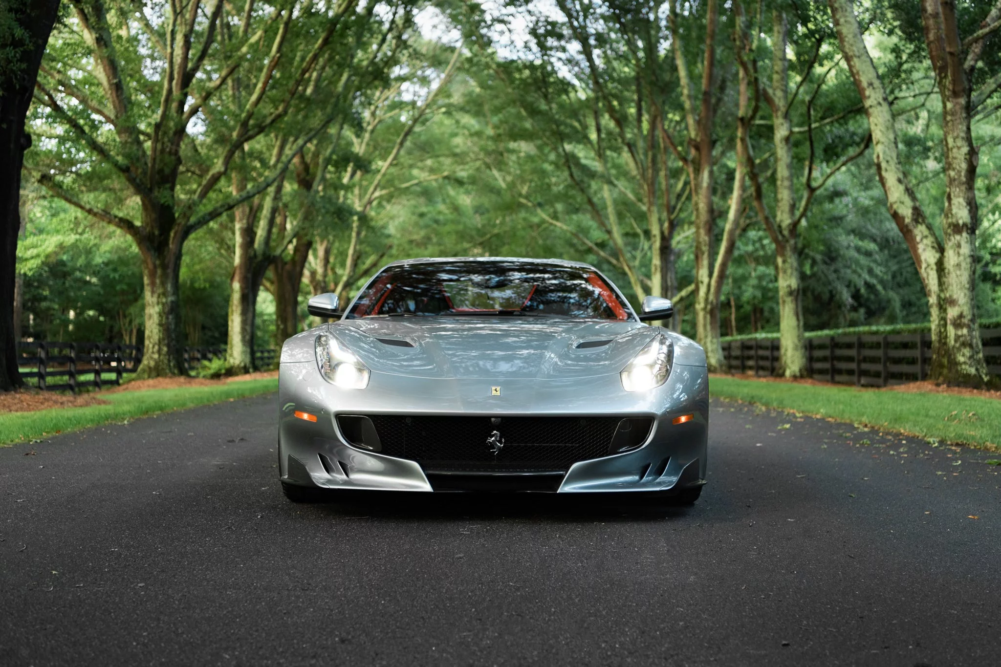 Grigio Titanio Ferrari F12