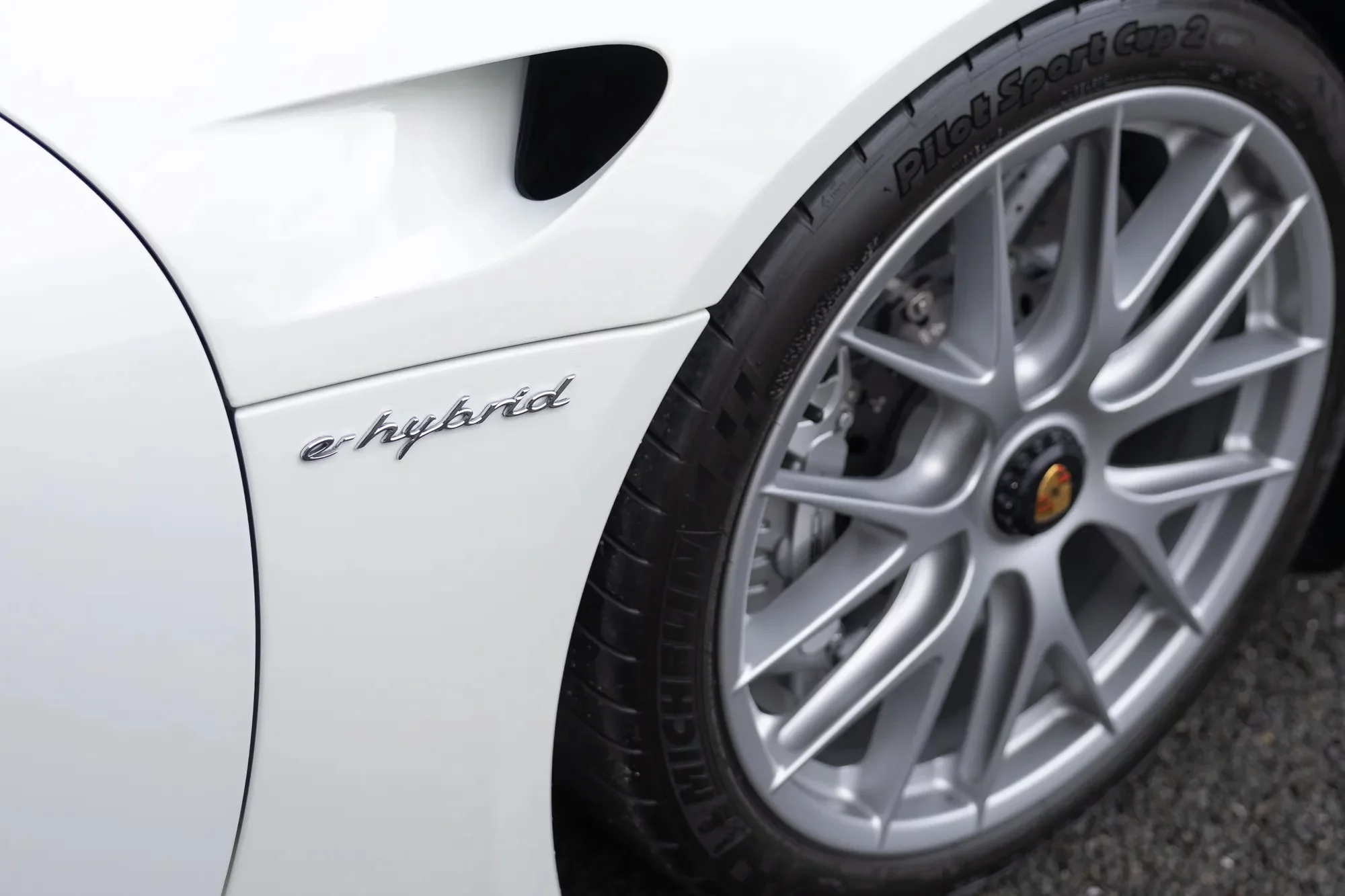 Grand Prix White Porsche 918 Spyder