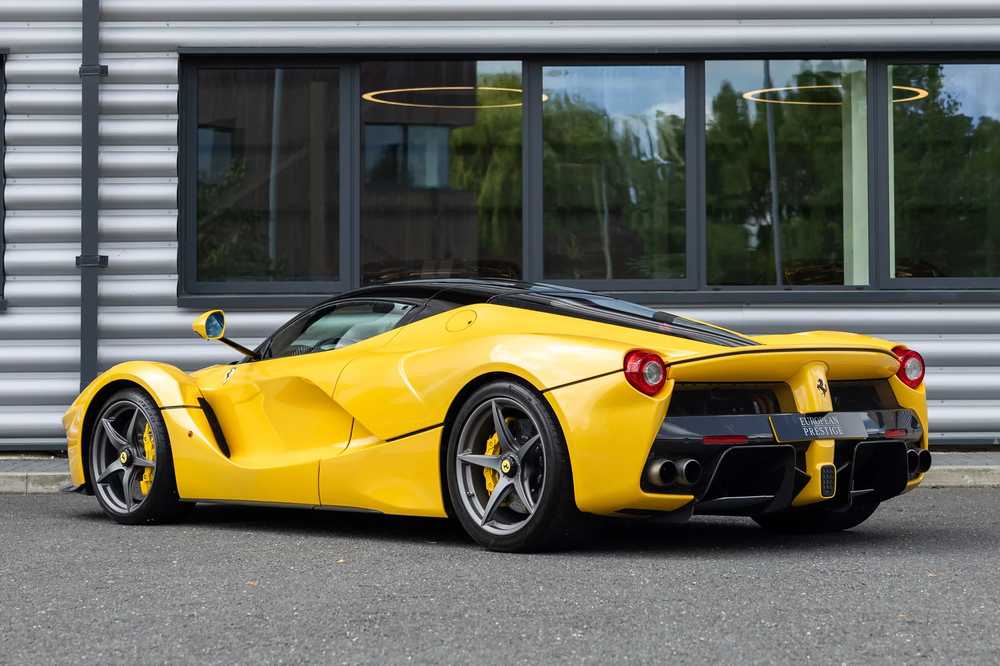 Giallo Triplo Strato Ferrari LaFerrari