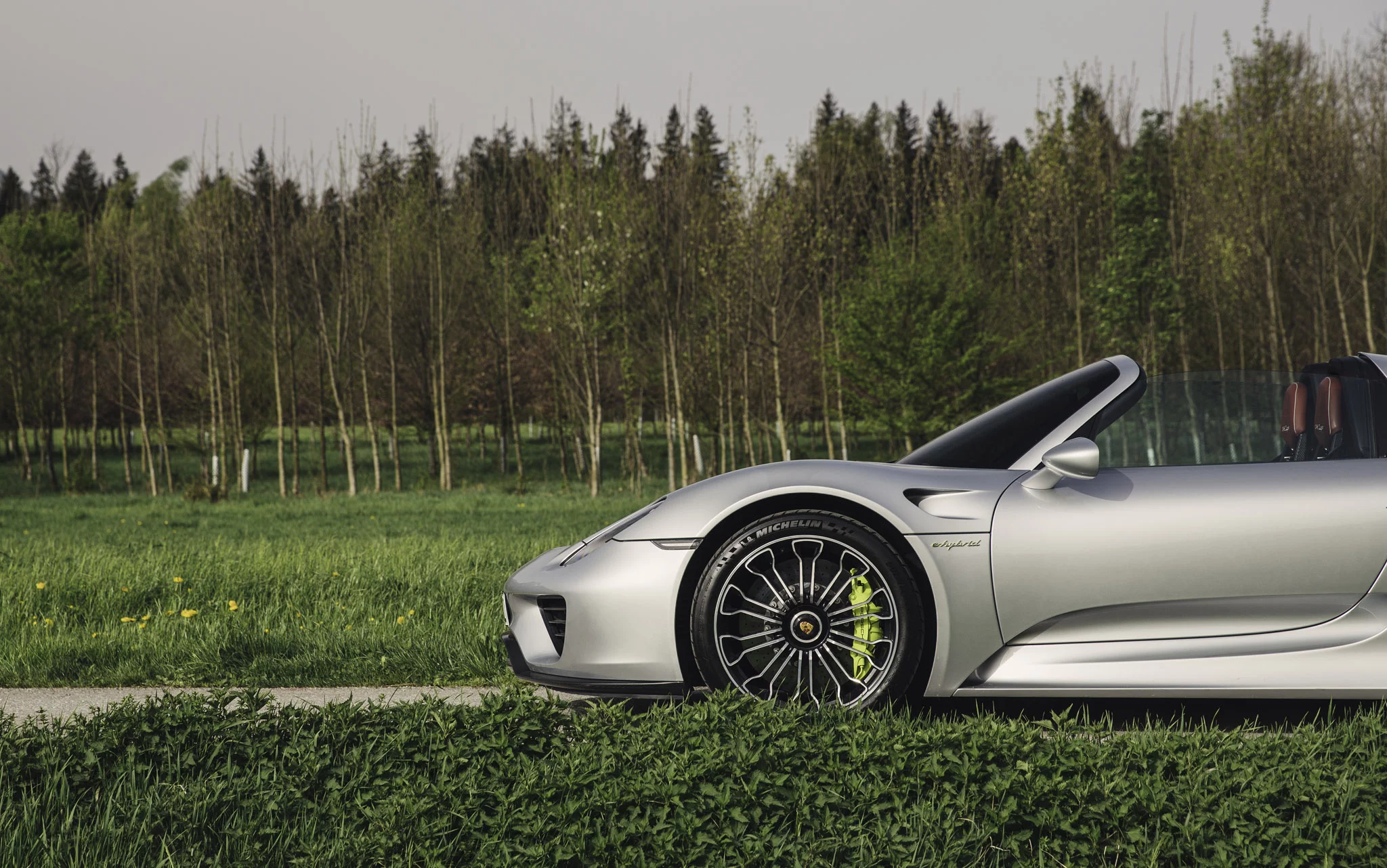 Rhodium Silver Metallic Porsche 918 Spyder