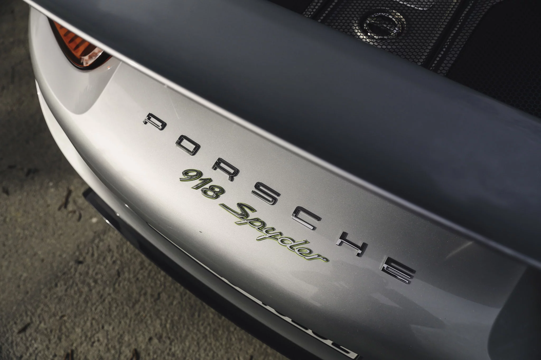 Rhodium Silver Metallic Porsche 918 Spyder