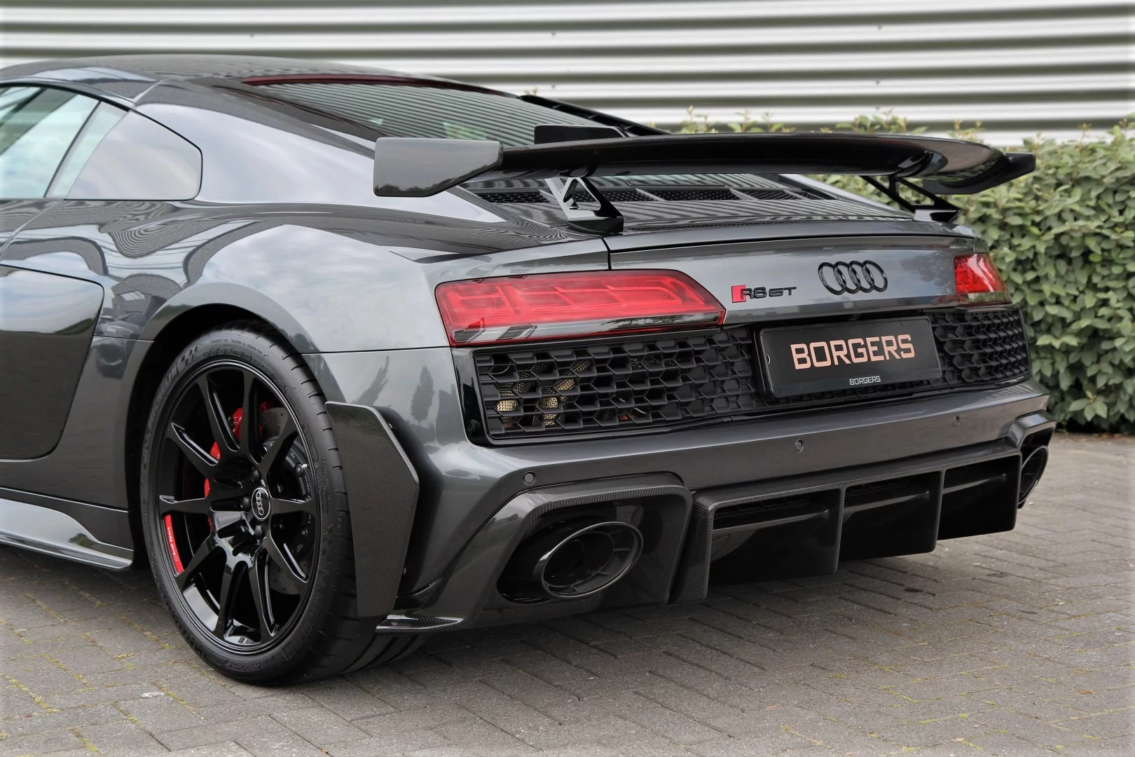 Daytona Grey Audi R8