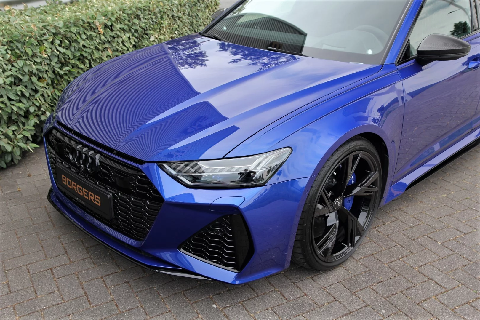Ultra Blue Audi RS6 Avant