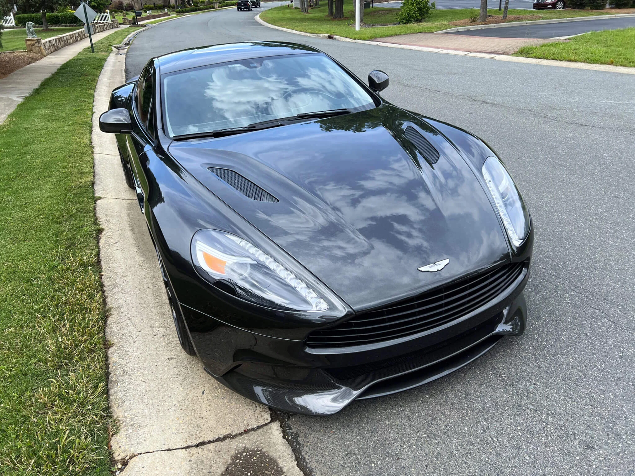 Ceramic Grey Aston Martin Vanquish