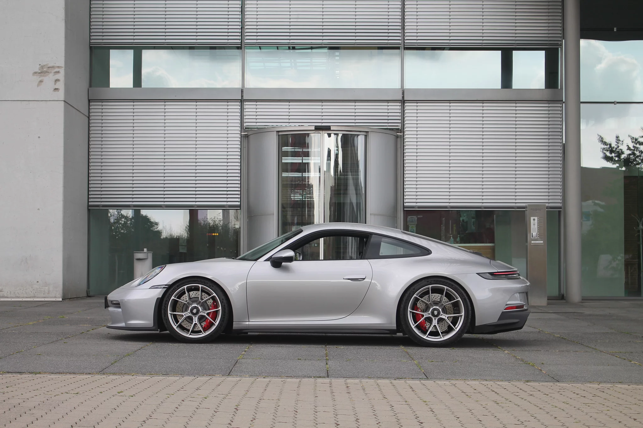 GT Silver Metallic Porsche 911 GT3