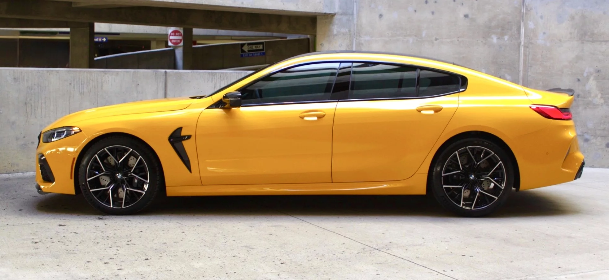 Atacama Yellow BMW M8