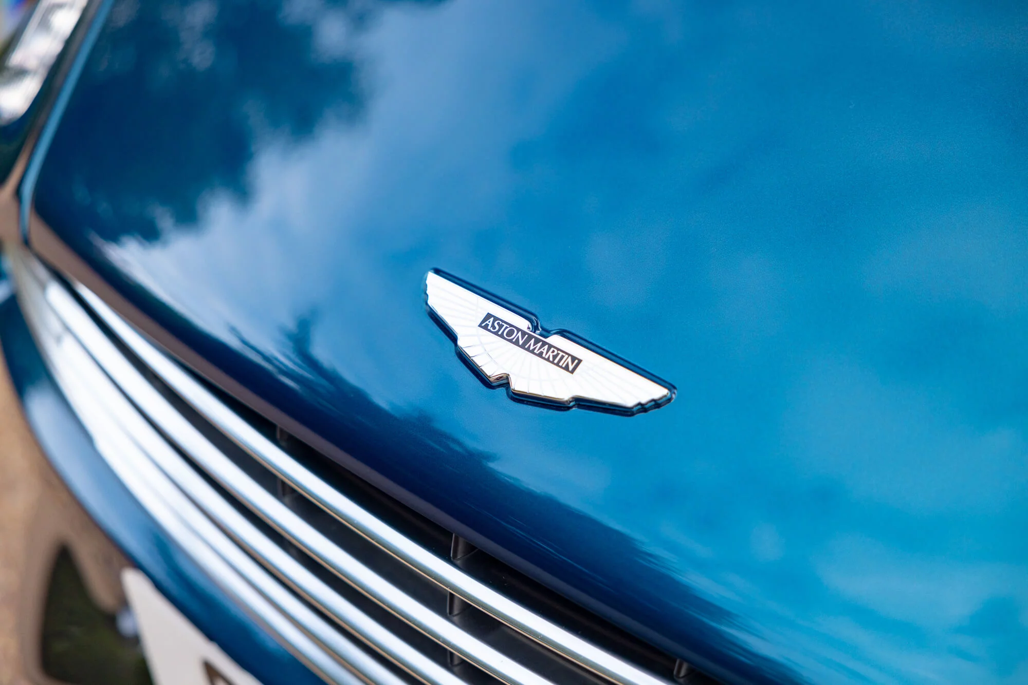Ocellus Teal Aston Martin Vanquish
