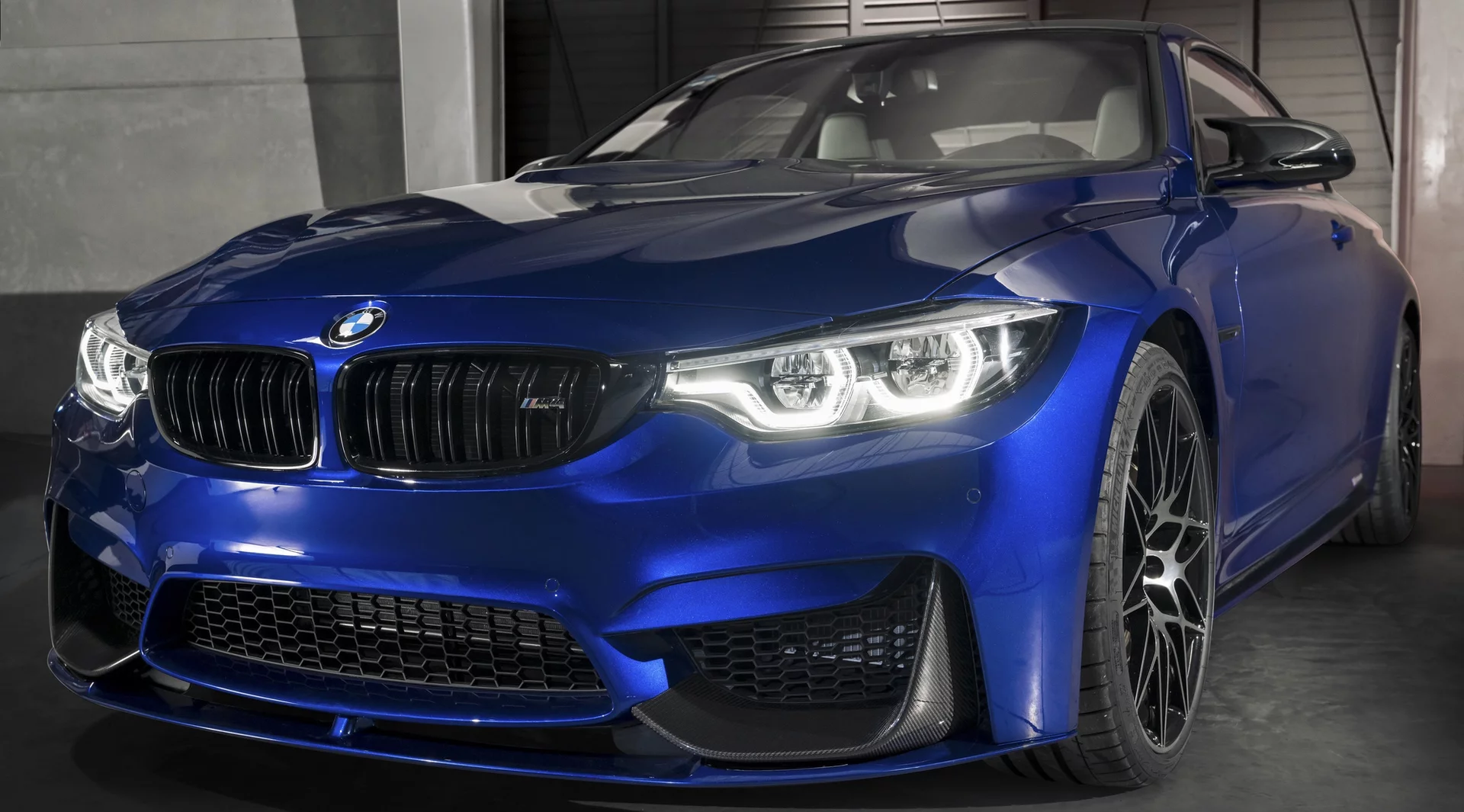 San Marino Blue BMW M4