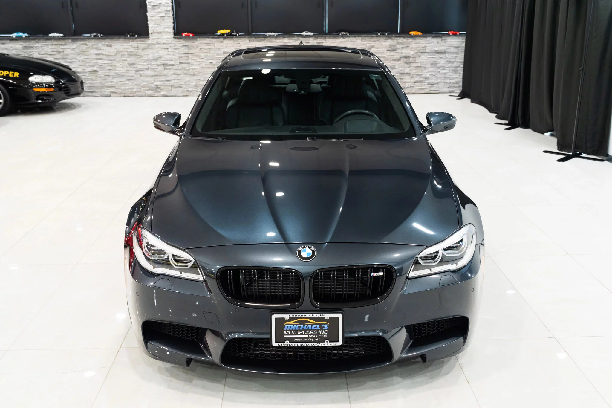 Singapore Grey BMW M5