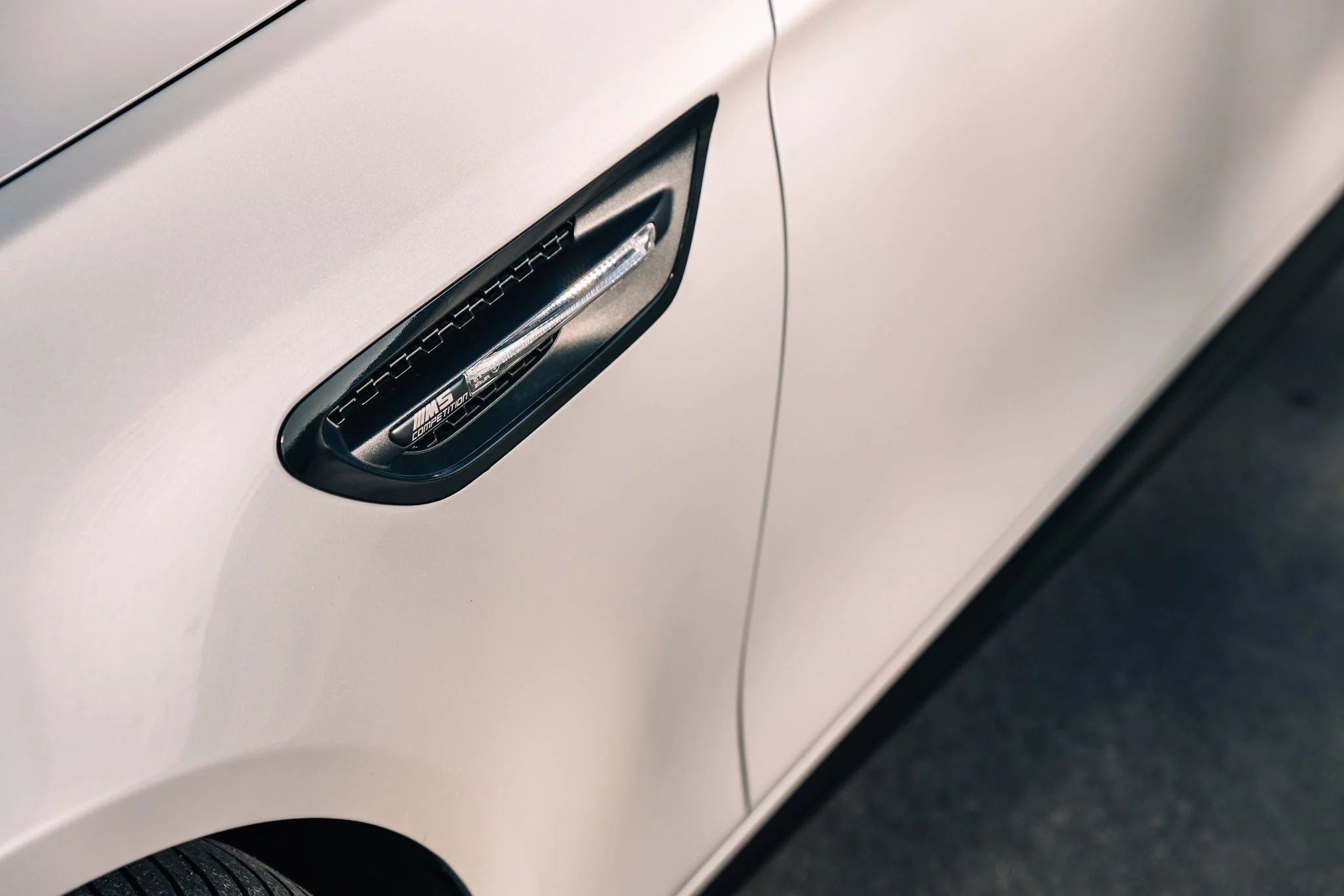 Mineral White BMW M5