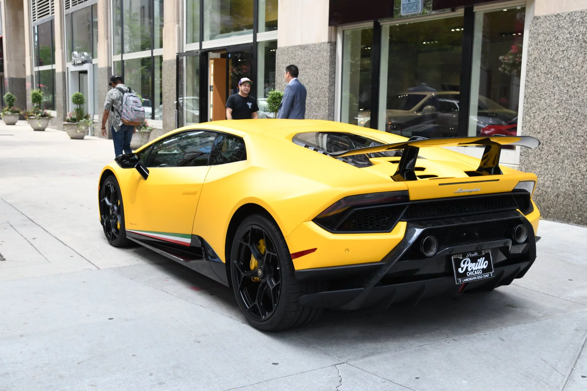 Giallo Horus Lamborghini Huracán