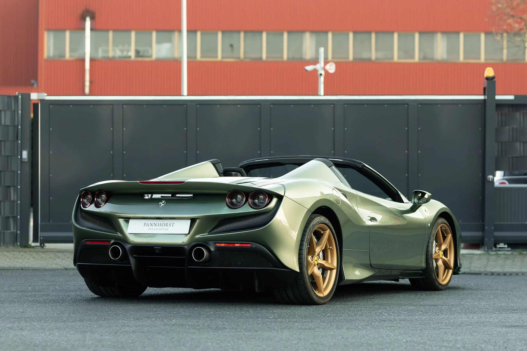 Verde Masoni Ferrari F8