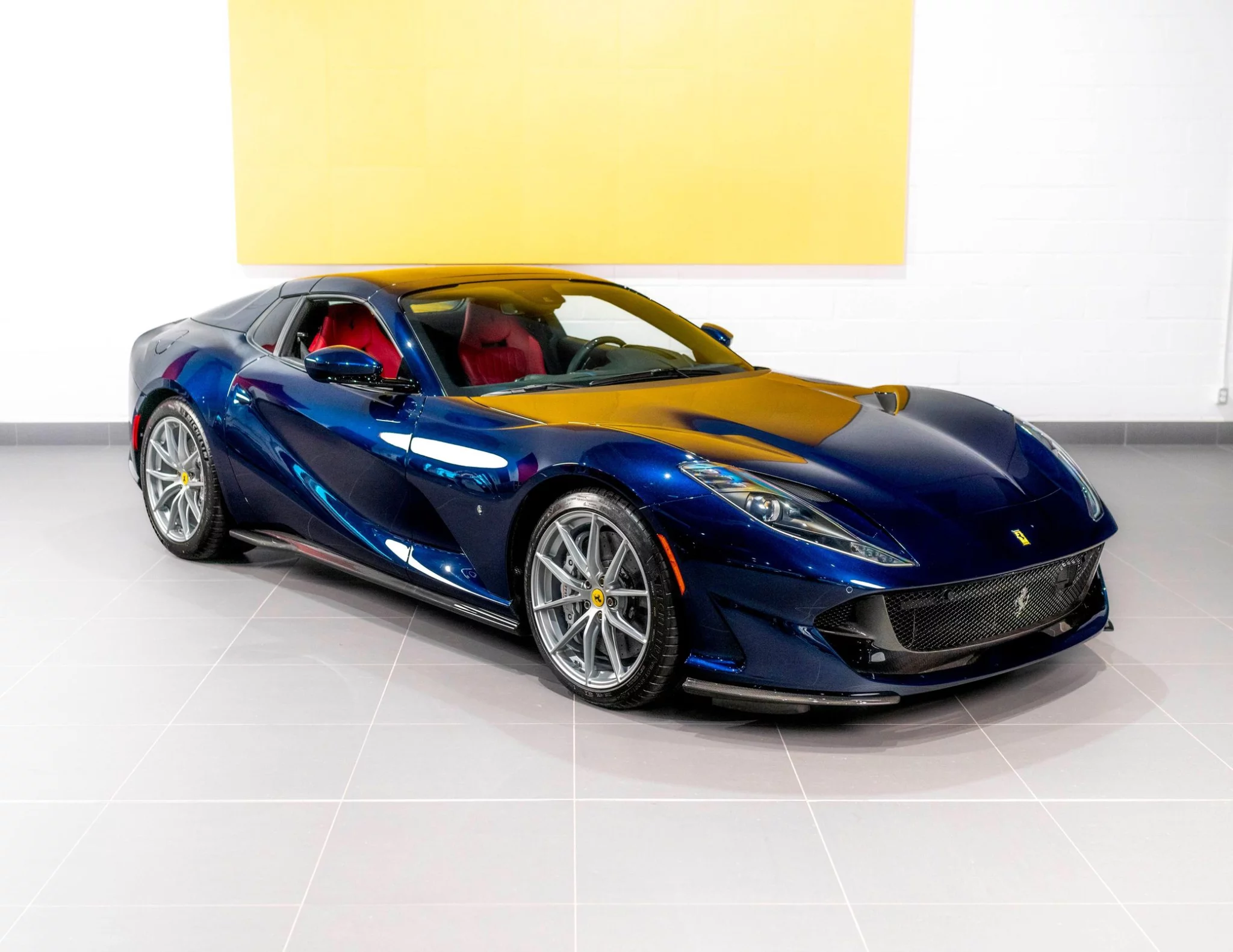Blu Montreal Ferrari 812