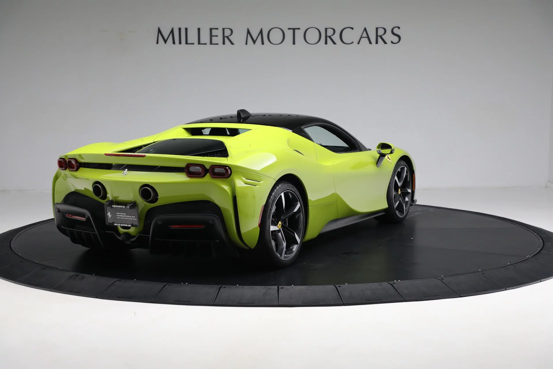 Verde Germoglio Ferrari SF90