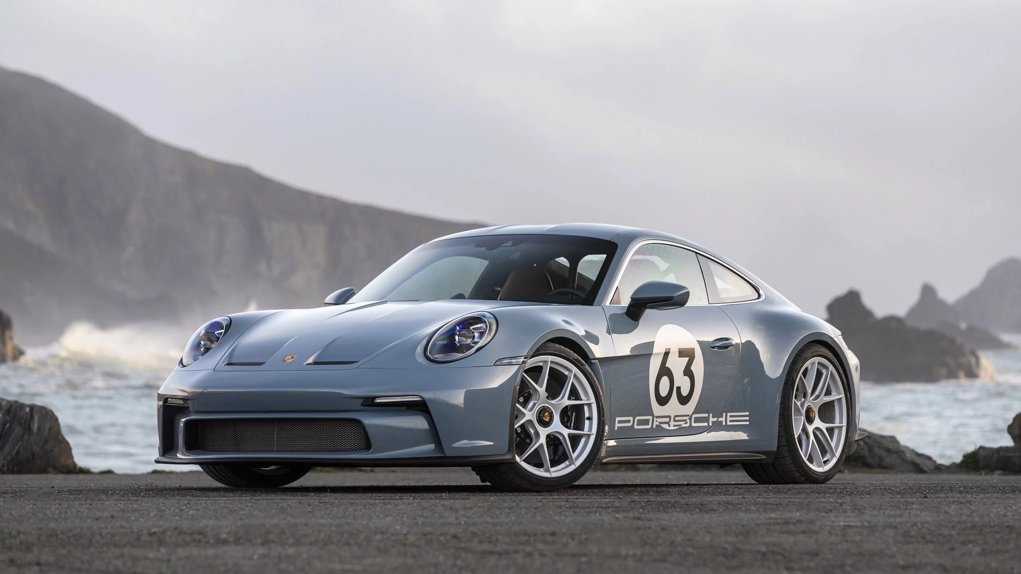 Shore Blue Metallic Porsche 911 S/T