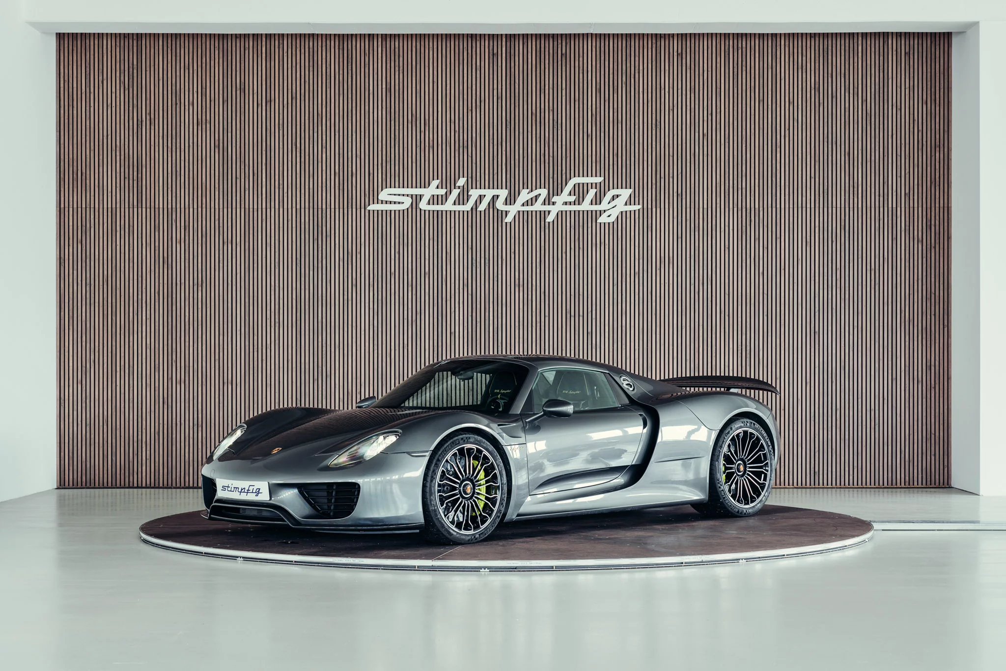 Meteor Grey Metallic Porsche 918 Spyder