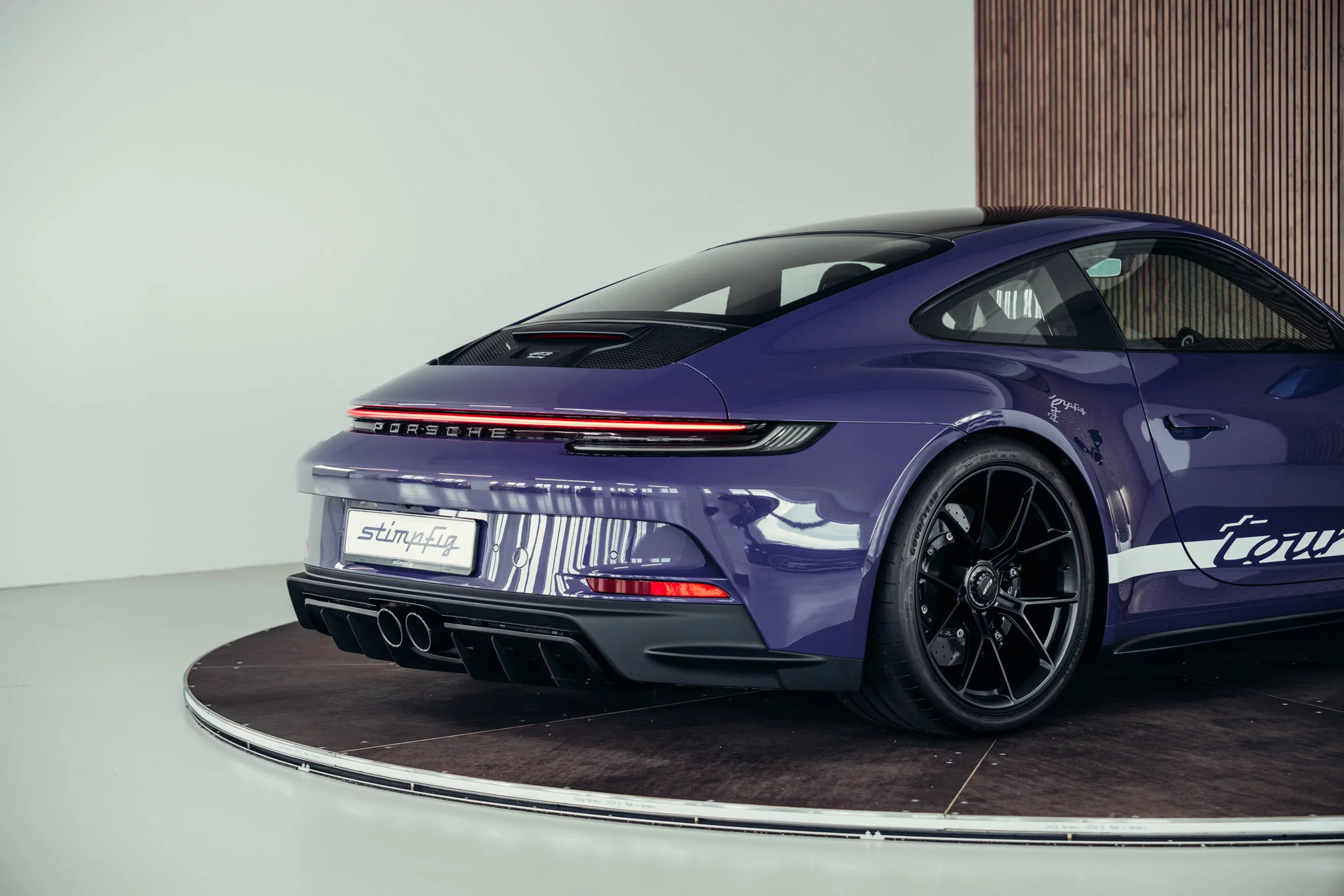 Ultraviolet Porsche 911 GT3