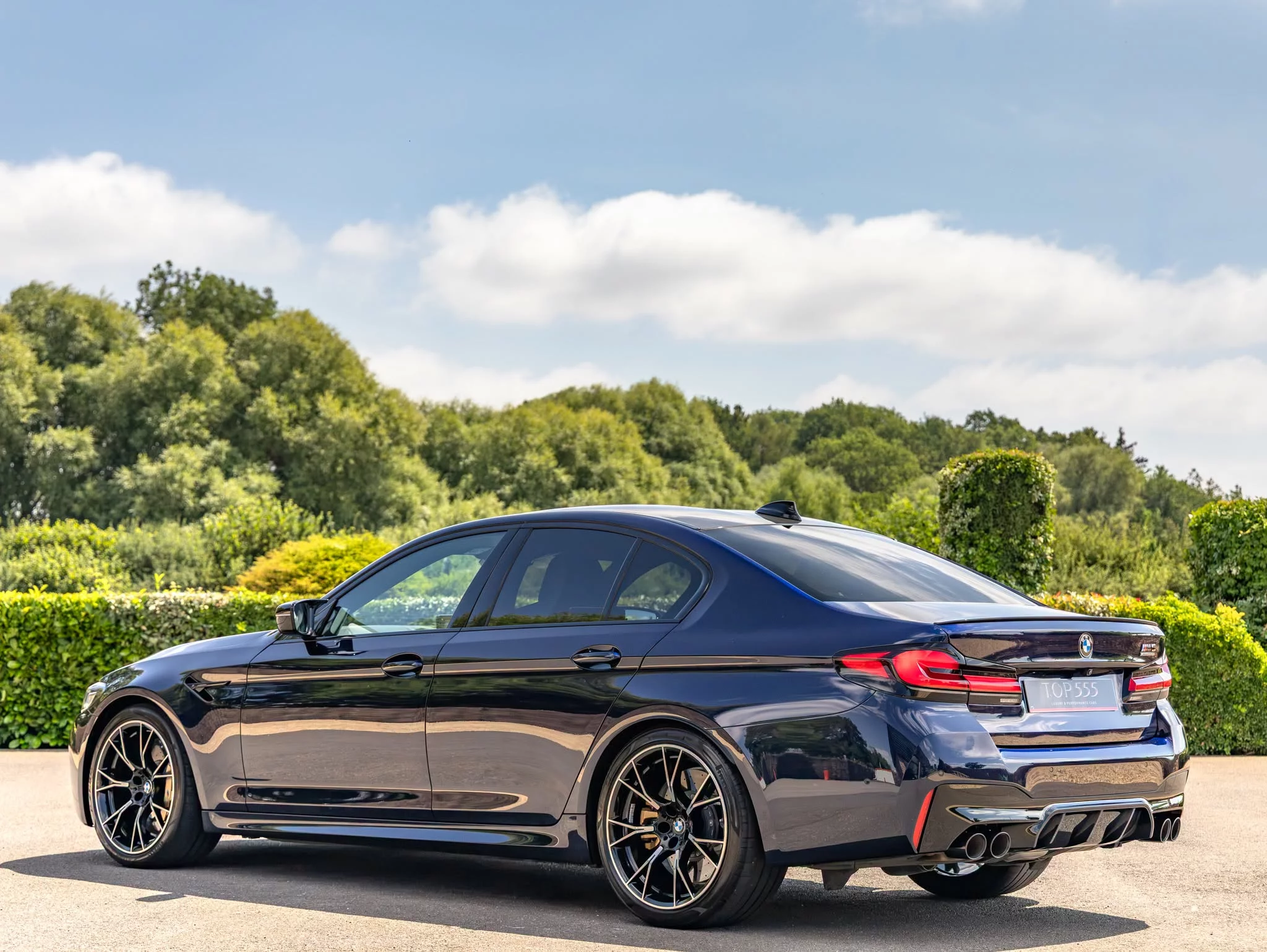 Tanzanite Blue II BMW M5