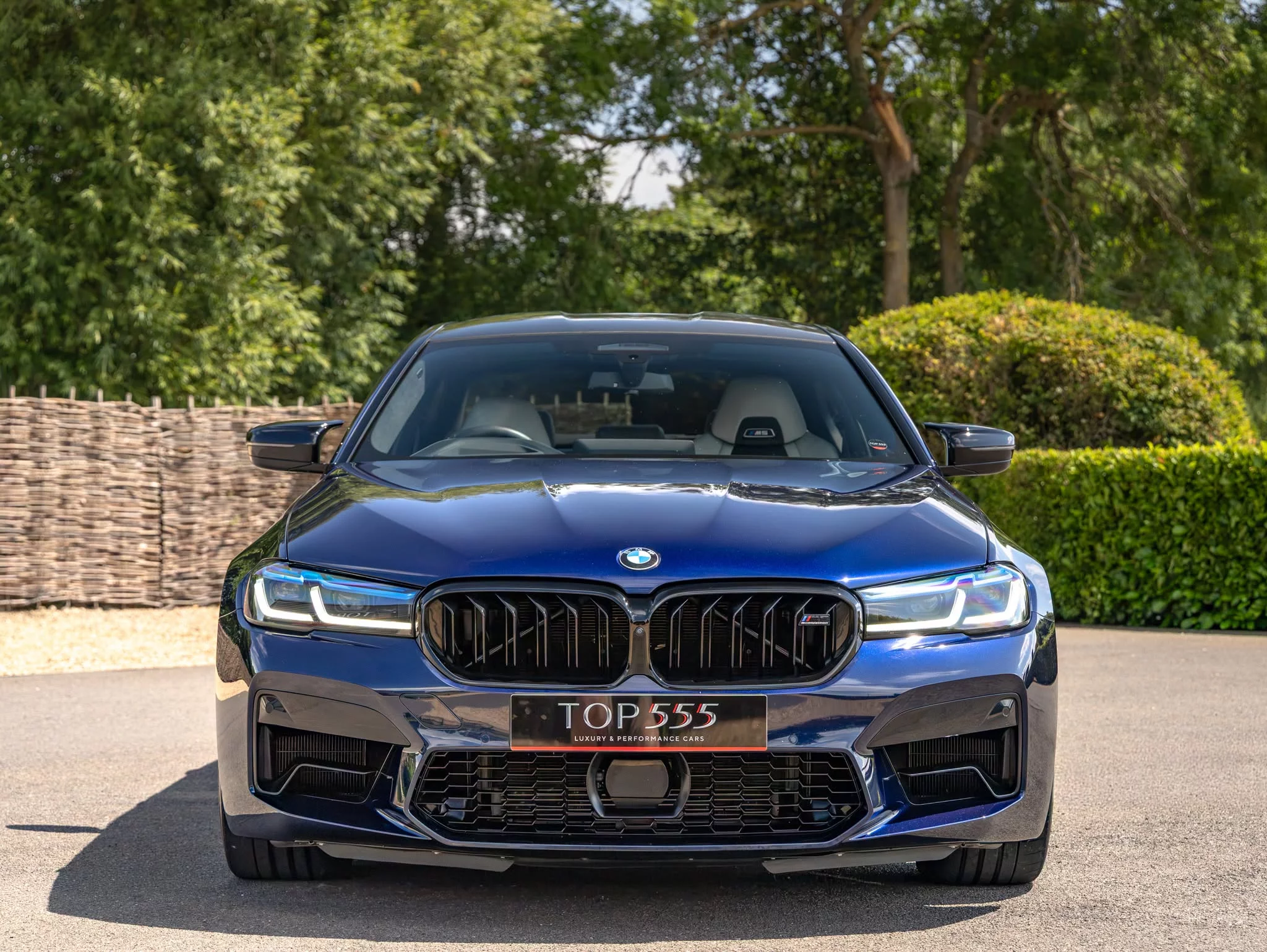 Tanzanite Blue II BMW M5