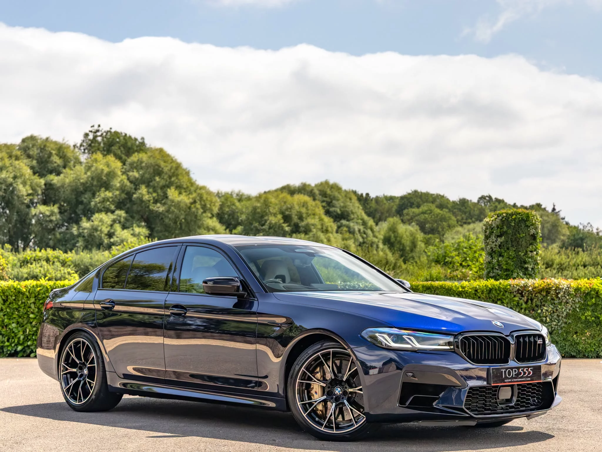 Tanzanite Blue II BMW M5