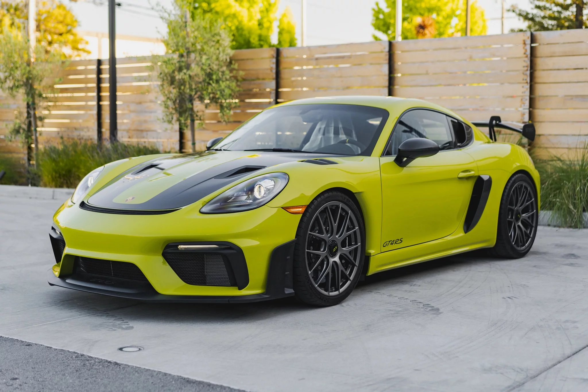 Linden Green Porsche 718 Cayman GT4 RS