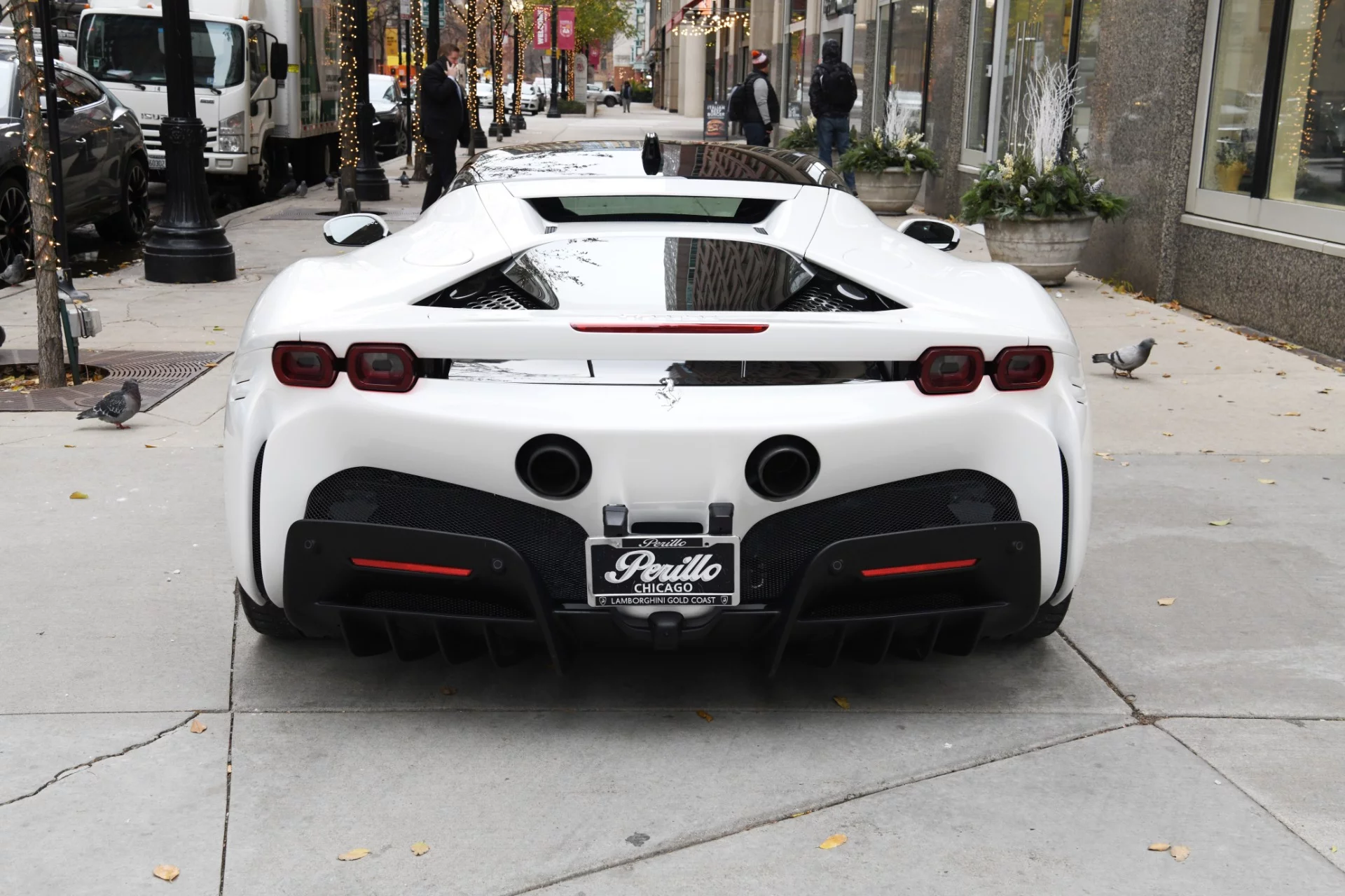 Bianco Sanae Ferrari SF90