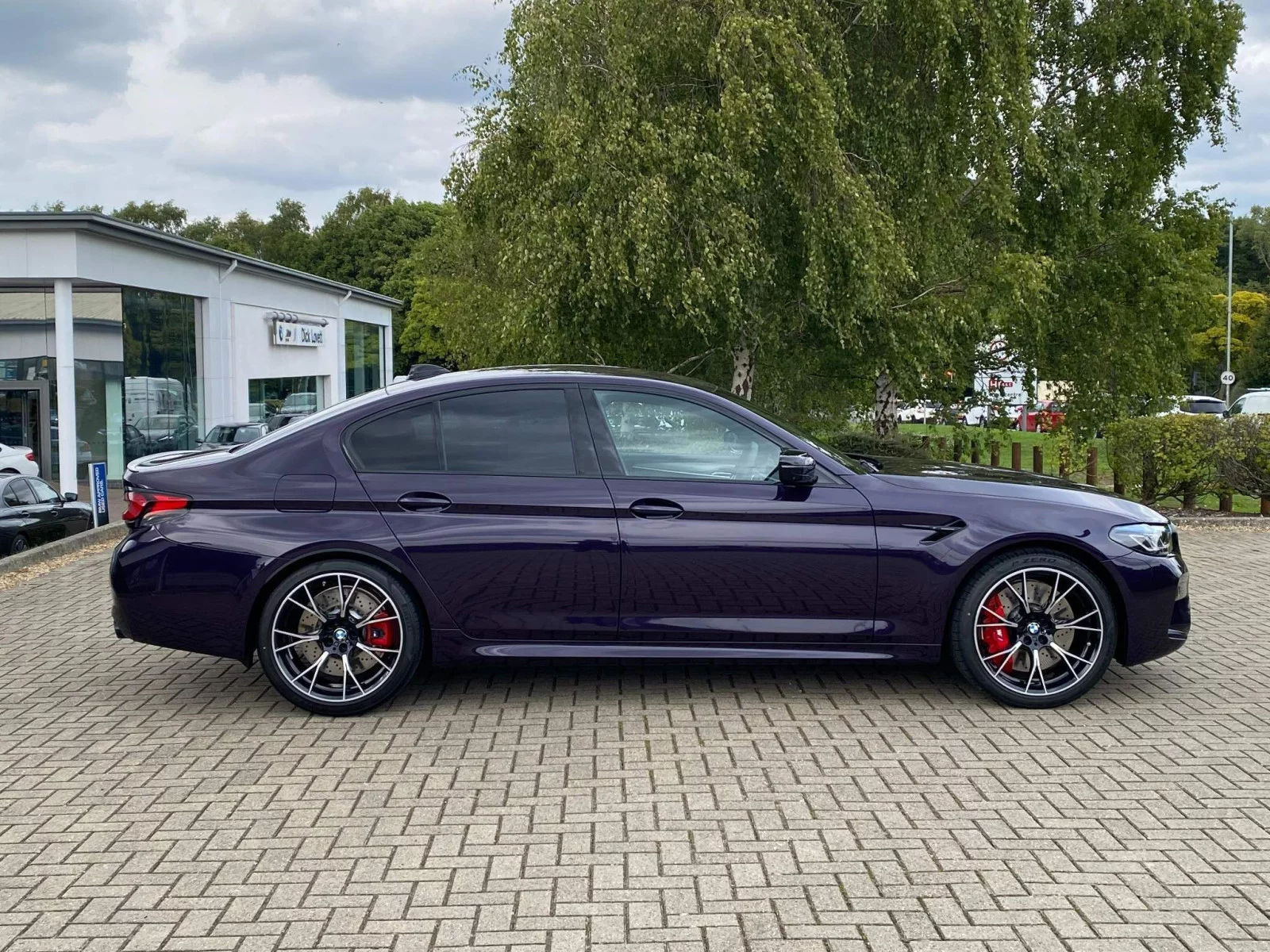 Venetian Violet BMW M5