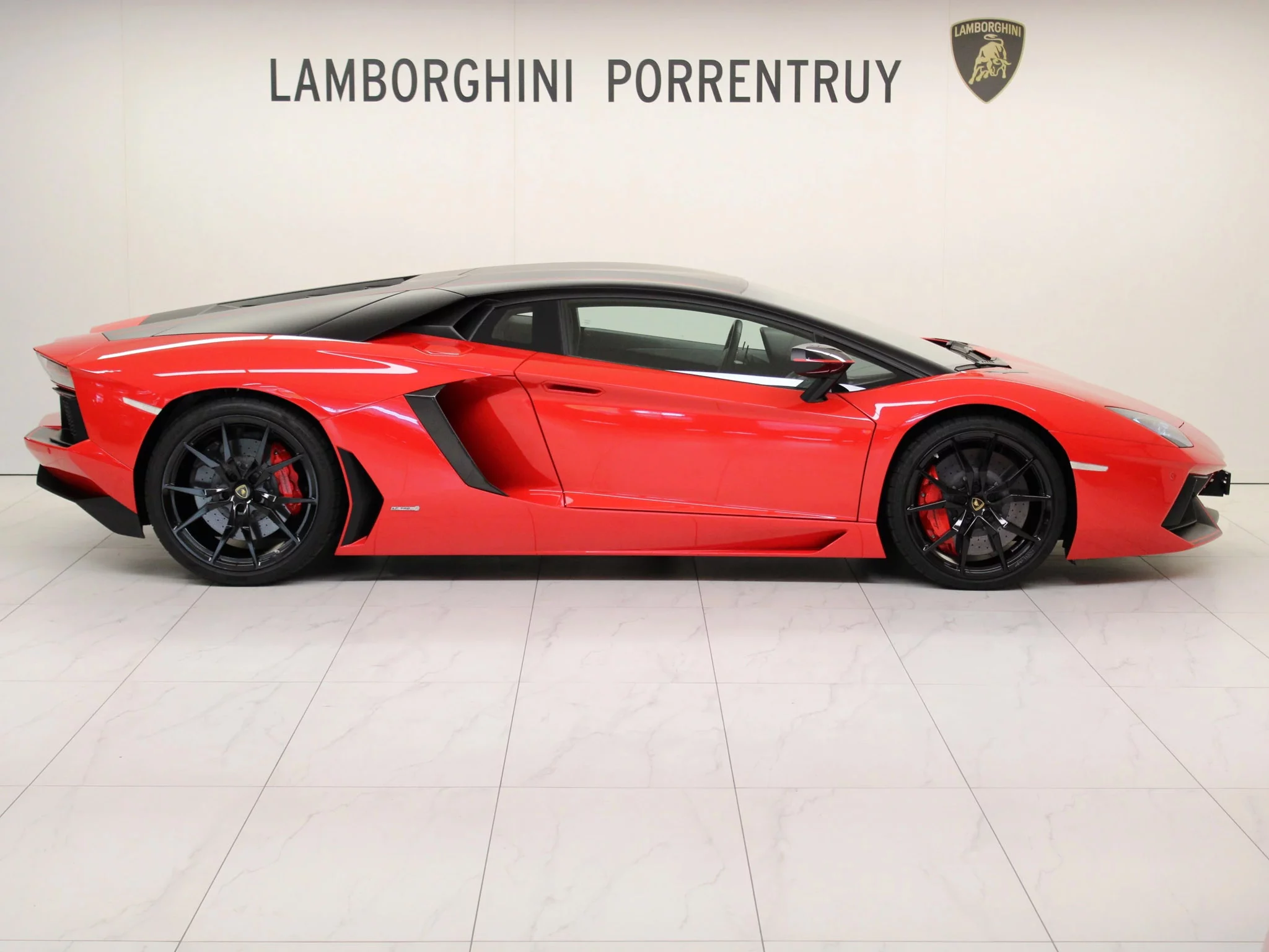 Rosso Mars Lamborghini Aventador