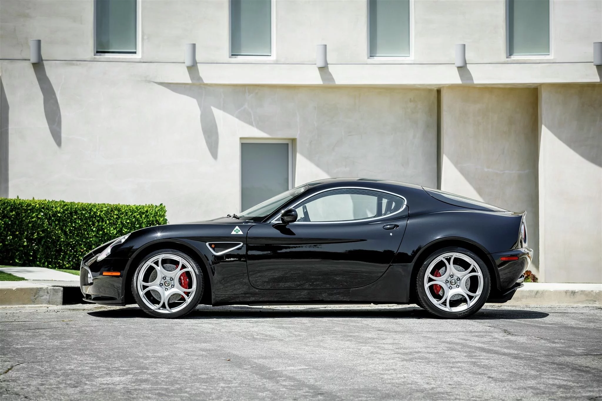 Nero Alfa Romeo 8C