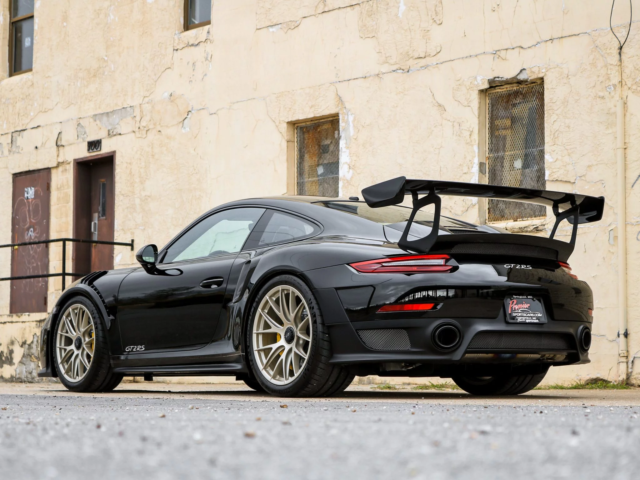 Black Porsche 911 GT2 RS