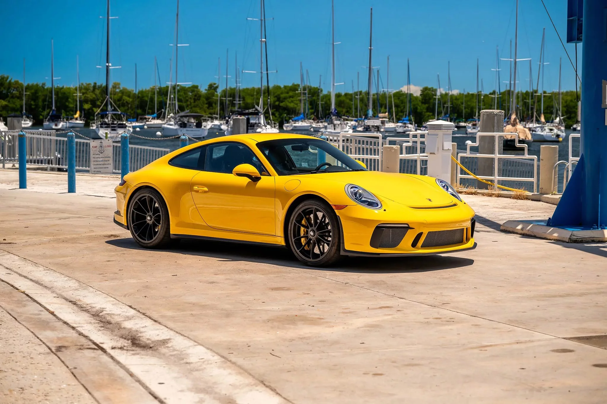 Speed Yellow Porsche 911 GT3